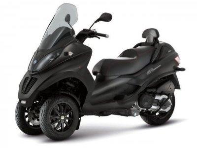 Moto_Piaggio-MP3-Av-2014