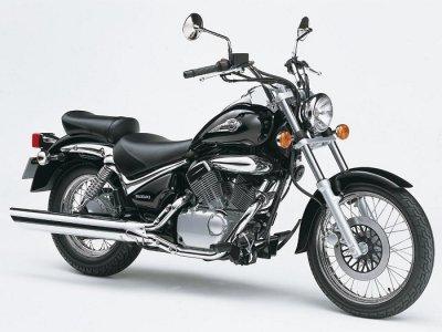 Moto_Suzuki-Intruder-125